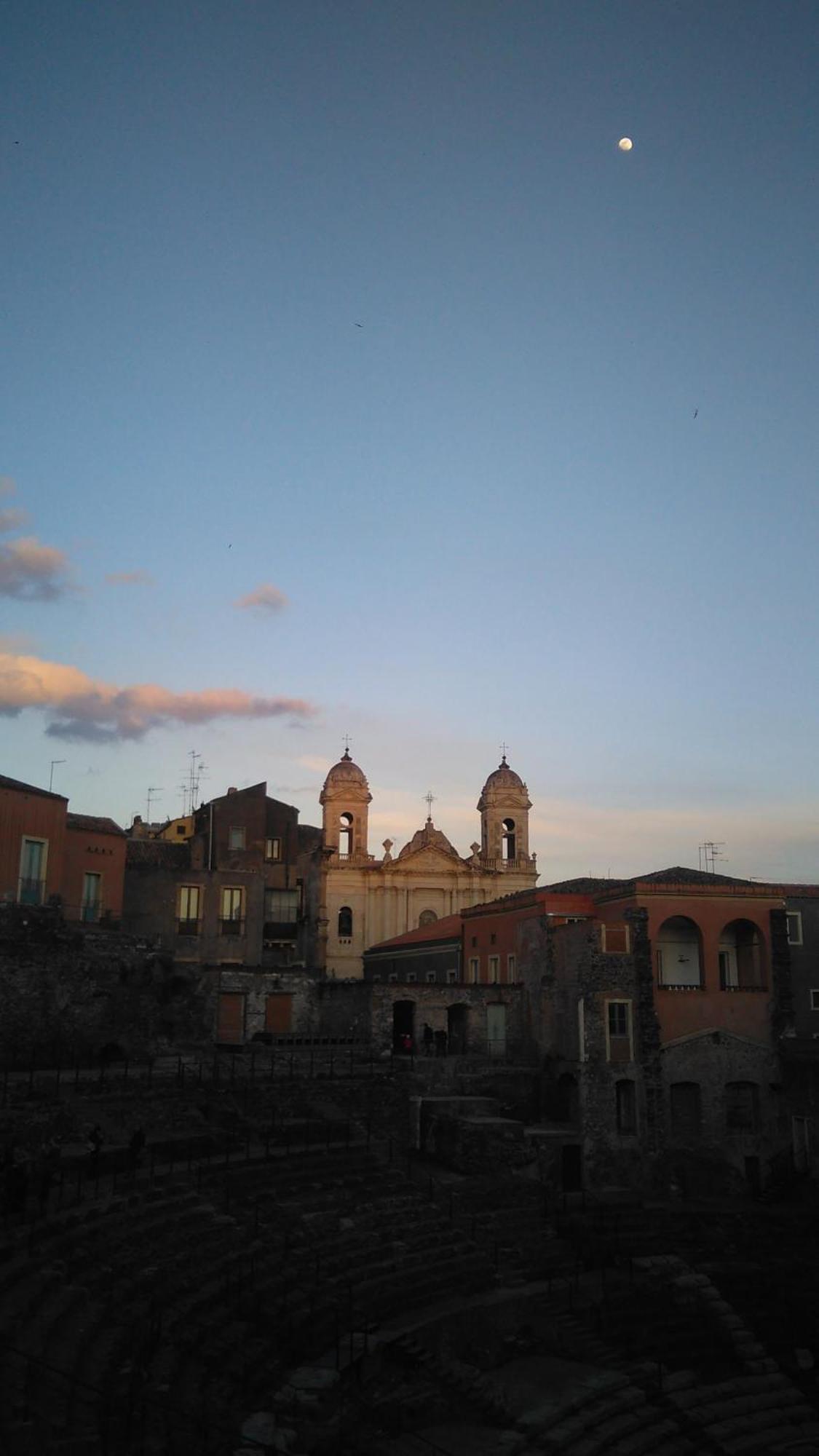 The Yellow House Catania Luaran gambar